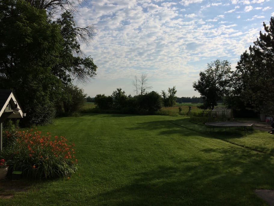 Find a peaceful retreat away from the hustle and bustle, with only a 45 minute drive to mid Toronto. One minute away from amenities in Bolton such as shopping, restaurants and fitness centre, Saturday Farmer's market.