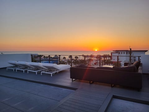 The White House Pool Location!  7 Bedrooms 6 Bath