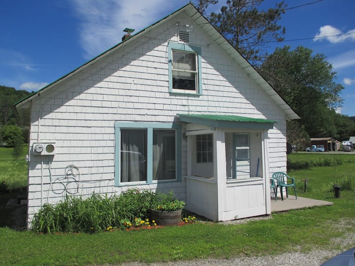 Apple Branch Guest House Cottages for Rent in East Bethel, Vermont