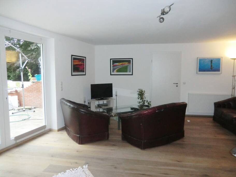 Wohn-/Esszimmer: Sitzecke mit TV