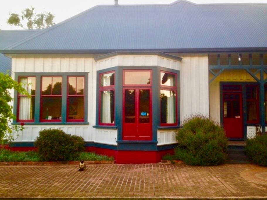 Another aspect of 'Marigold Manor'.