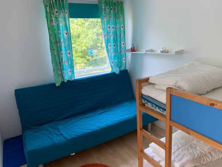 Chumba cha kulala 2 ghorofani, Sofa kitanda upana 140cm