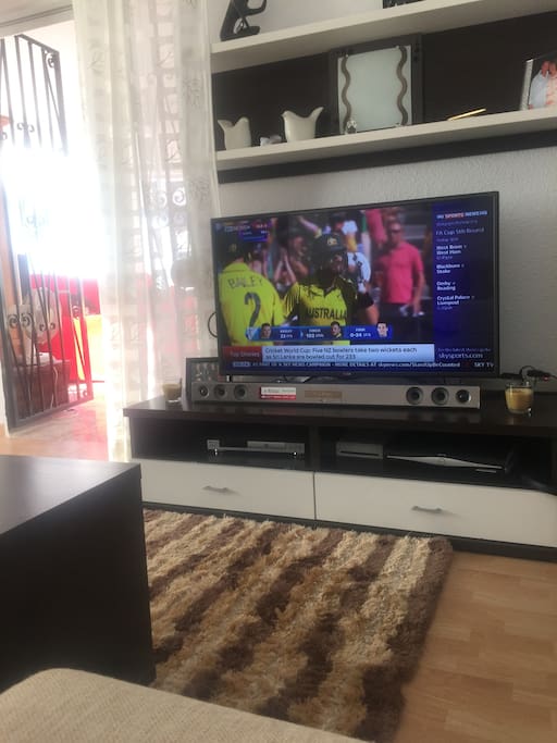 55" Smart TV