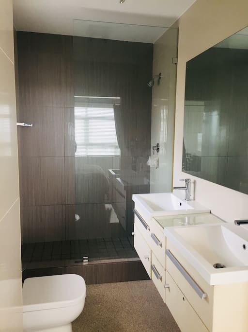 Main en suite bathroom