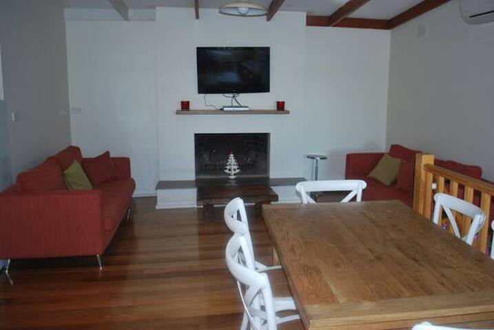 Family Beachhouse gallery image 4