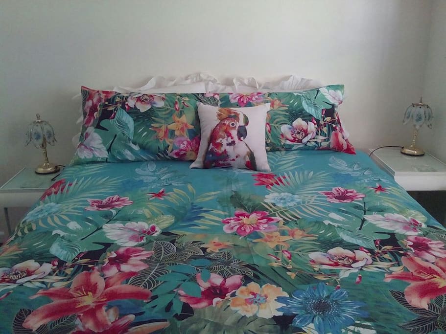Queen bed guest room, wardrobe television, air conditioned. Garden view. Room size 3.5m x 3.15m