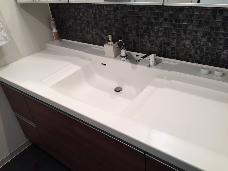 Wash room (shared space)