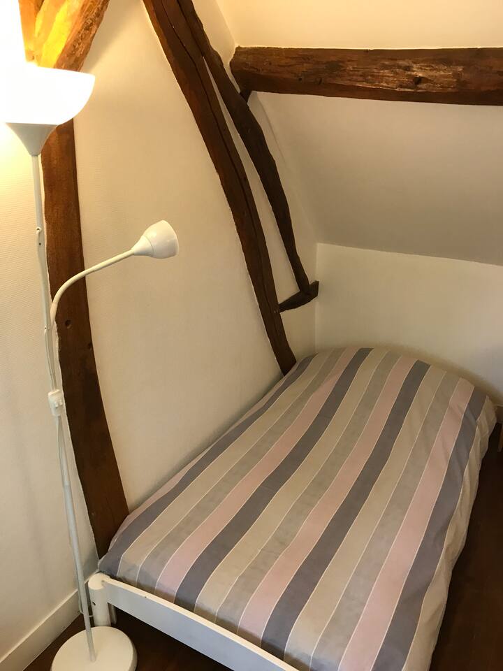 Dhomë gjumi 4