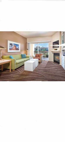 Fabulous 2-bedroom condo with full kitchen, pool. gallery image 2