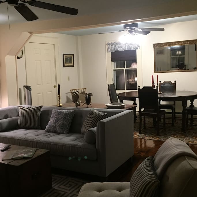 Living Room/Dining Area