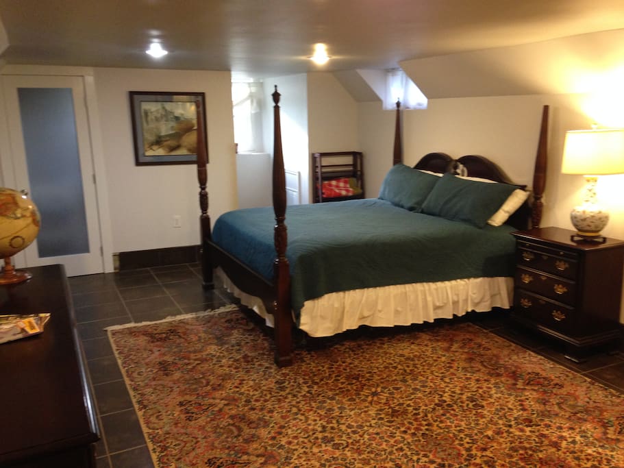 400-Square Foot Private Suite