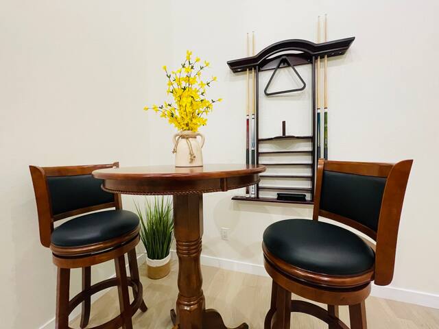 Peaceful 4bd+Pool in sunshine LA gallery image 2