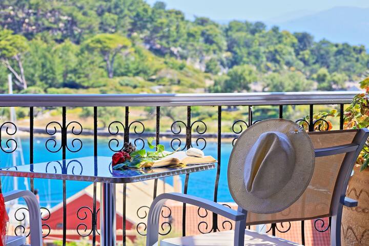 Avgi Apartment Dio: In Gaios, nice views, A/C