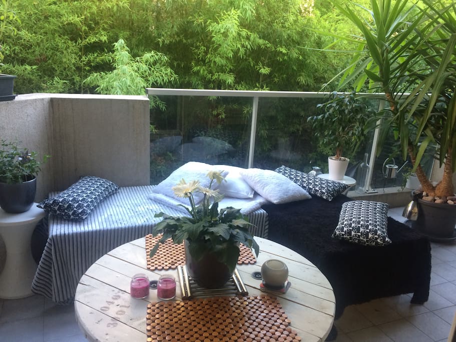 Partie gauche de la terrasse calme sans vis à vis