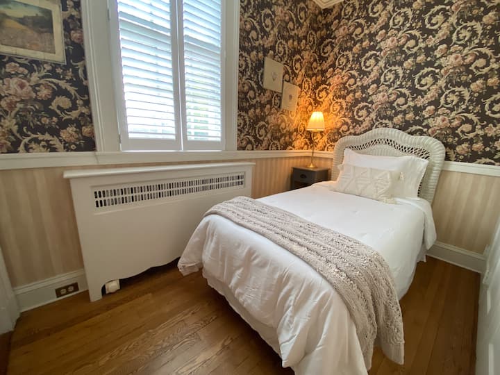 Twin bedroom with full bath on the main floor