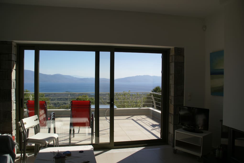 Άποψη νότια από το εσωτερικό (σαλόνι)