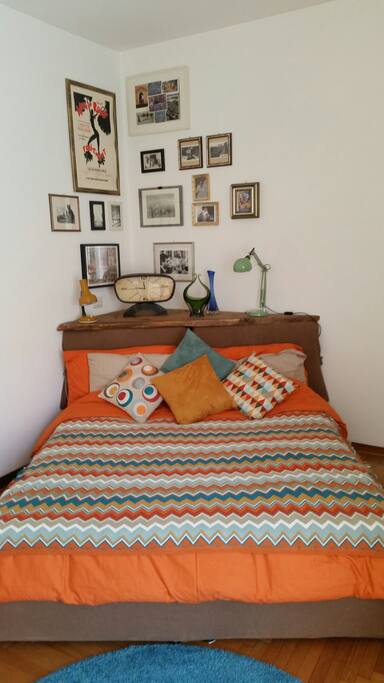 Your vintage bedroom dressed orange