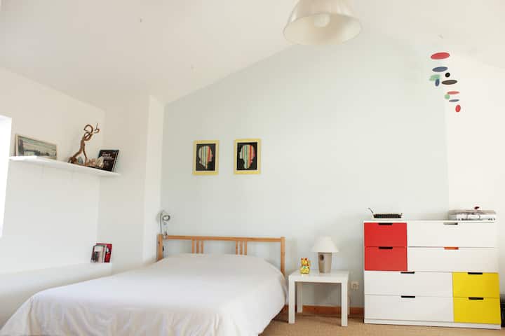 Соба „Ciel“ - оваа двокреветна соба се наоѓа на вториот кат од куќата.
Можност за додавање душек за уште 2 лица.