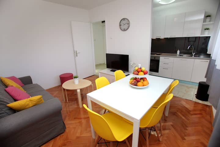 Всекидневна, кухня