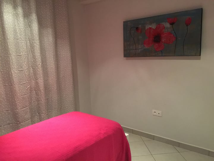 Кревет бр. 1 во спална соба