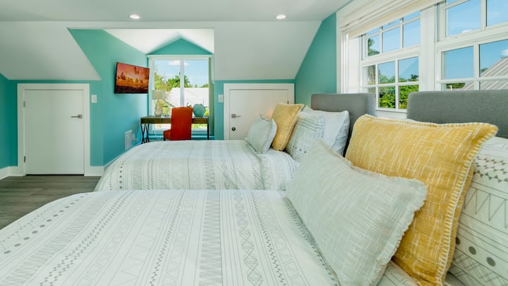 The third bedroom offers Two Twin beds that can be converted to a King bed upon request...