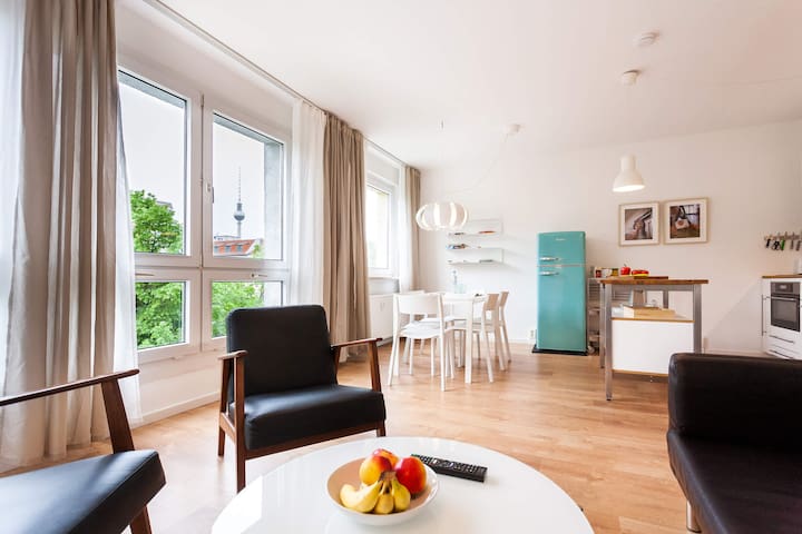 Central flat near Alex with fiber optic Internet