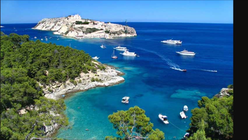 Porzione di villino con terrazza sul mare