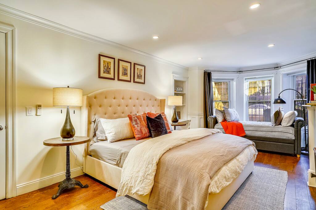 World Class Brooklyn Brownstone Near A C Trains 6 Bedrooms 3 Bathrooms Townhouse In Brooklyn United States World Class Brooklyn Brownstone Near A C Trains 6 Bedrooms 3 Bathrooms Townhouse In Brooklyn United States