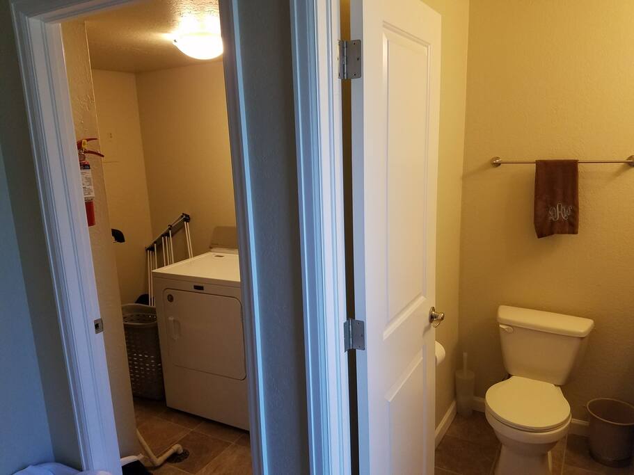 Laundry/Toilet