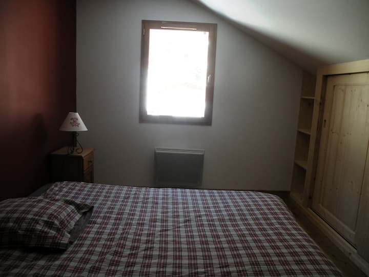 საძინებელი 1