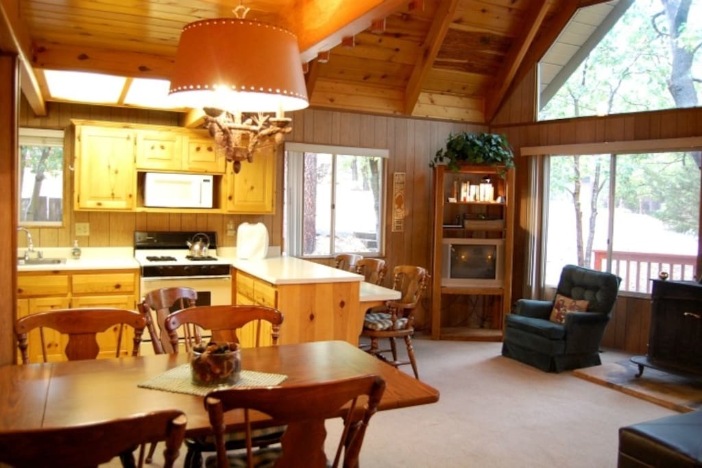 Open floorplan with lots of light
