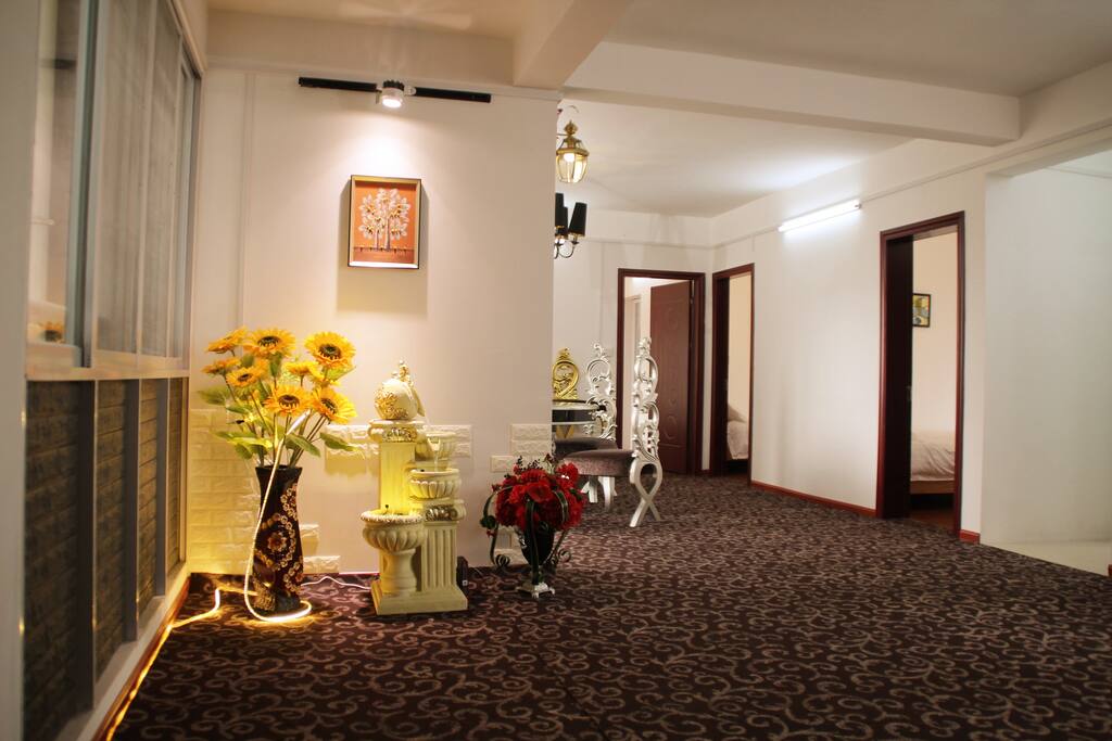 豪华雅致大厅,媲美5星级酒店的装修和智能芳香系统,免费无线上网