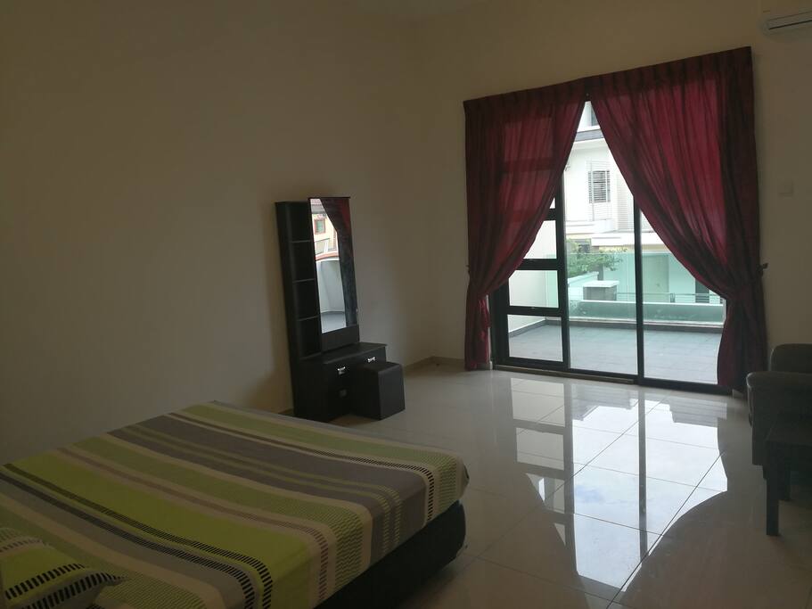 Master Bed Room