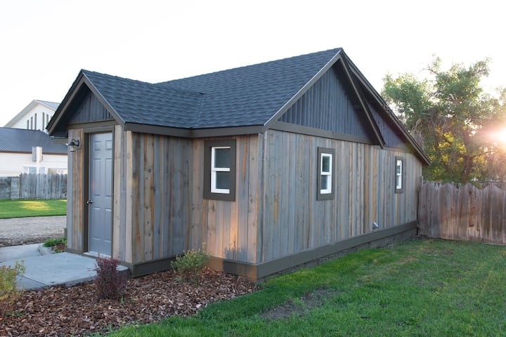 Cabin with Character in Downtown Tetonia