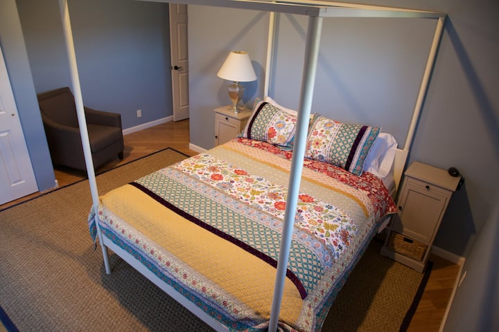 ห้องทไวไลท์เมมโมรี่โฟมขนาดควีนไซส์วิวภูเขาระเบียงริมถนน