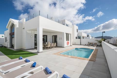Casa Black Pool