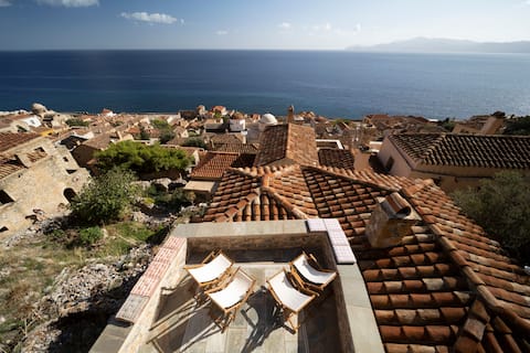 Victorias House On The Castle by JJ Hospitality