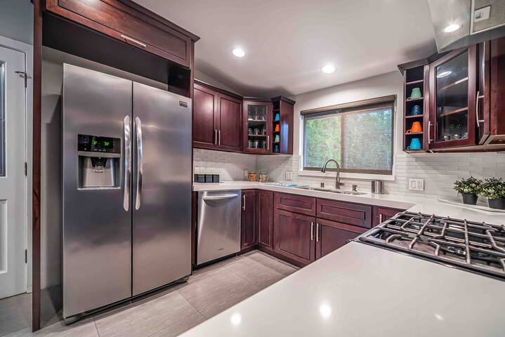 Prime location house Pool & Spa 7 min to Universal gallery image 5