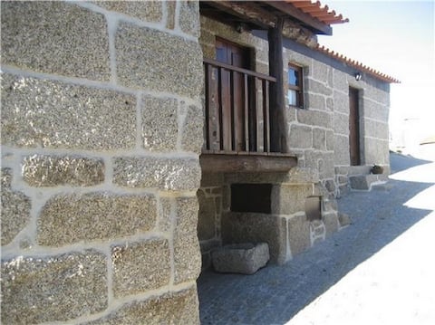 The “Carreira” House in Bustelo