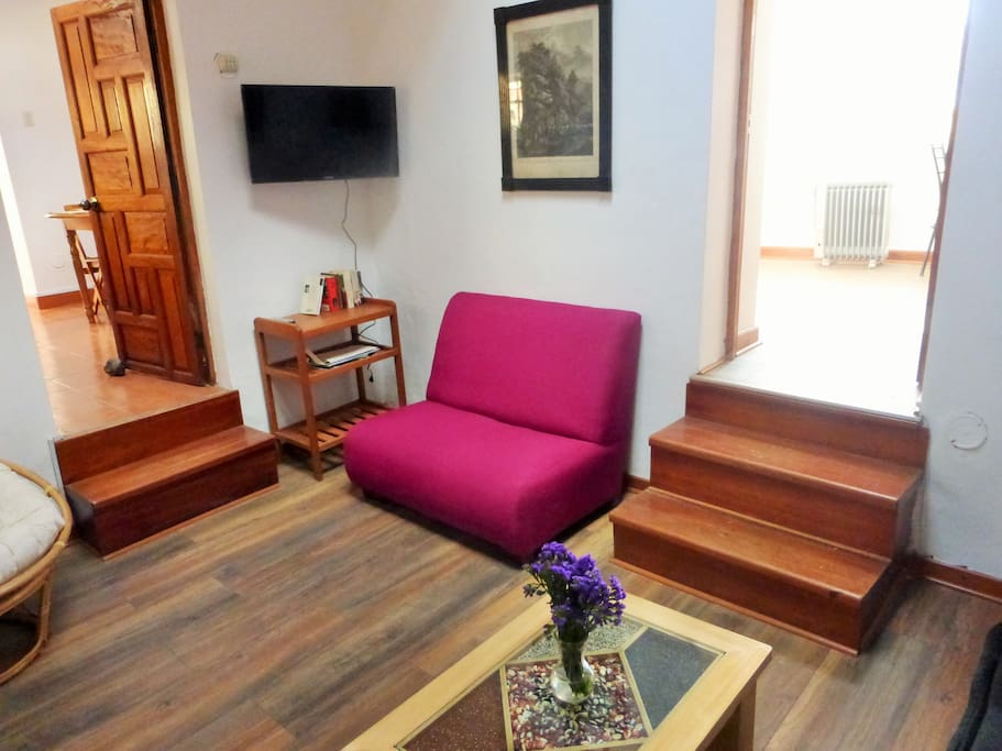 Lounge, TV & Internet