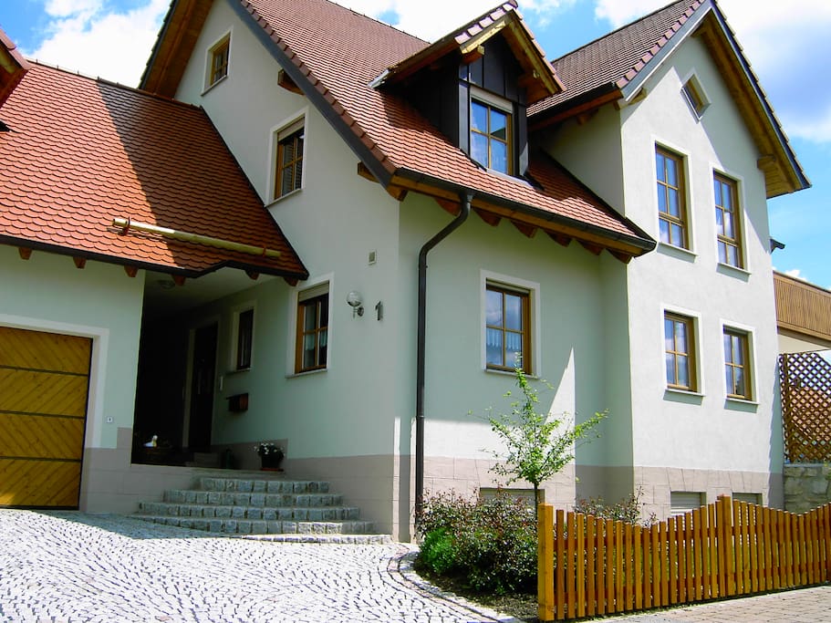 Hauseingang / entrance