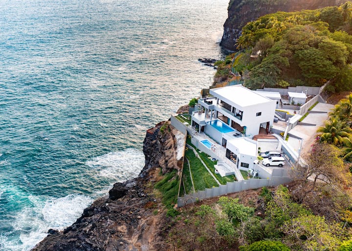 ALMA DE MAR, Luxury Villa, SurfCity El Salvador Houses for Rent in