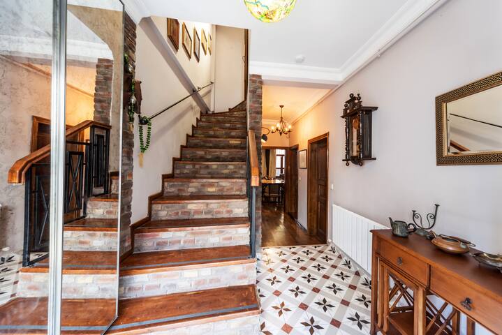 3BR/2 Bath Ottoman House w free Airport transfer** gallery image 2