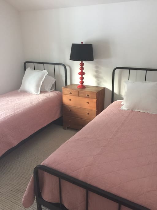 upstairs, cozy twin bedroom