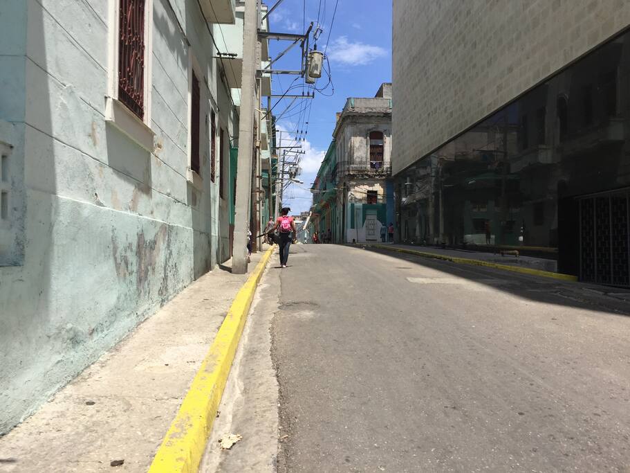 Calle Soledad en la proxima esquina esta la Casita de Soledad.
