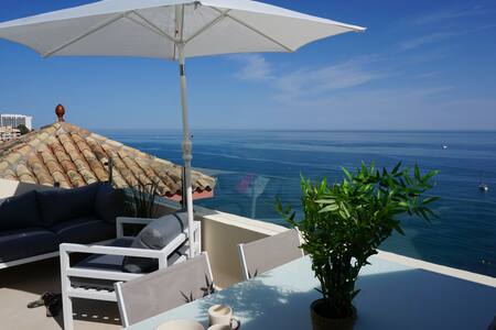 Penthouse w/"private" beach and SPA