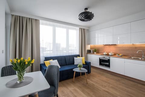 Popular Airbnb listing: Star4You II - Gwiaździsta 14/96 - 2-room in Powstańców śląskich