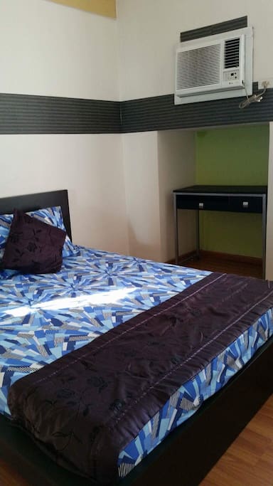 Cozy Queen size bed