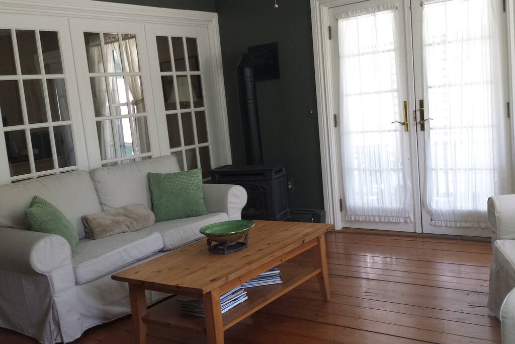 Historic Jamestown Home Houses for Rent in Jamestown