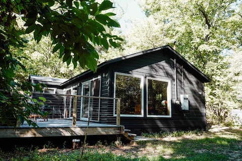 Secluded Cabin in Woods
With Hot Tub